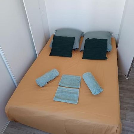 Grand Studio Avec Balcon En Bord De Mer Палава-ле-Фло Екстериор снимка